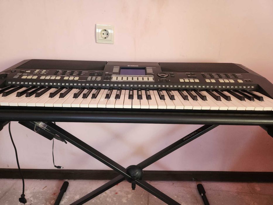 Синтезатор Yamaha PSR-S550 (Arranger Workstation)