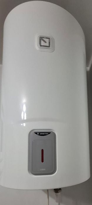 De vanzare  boiler  Ariston80 l,