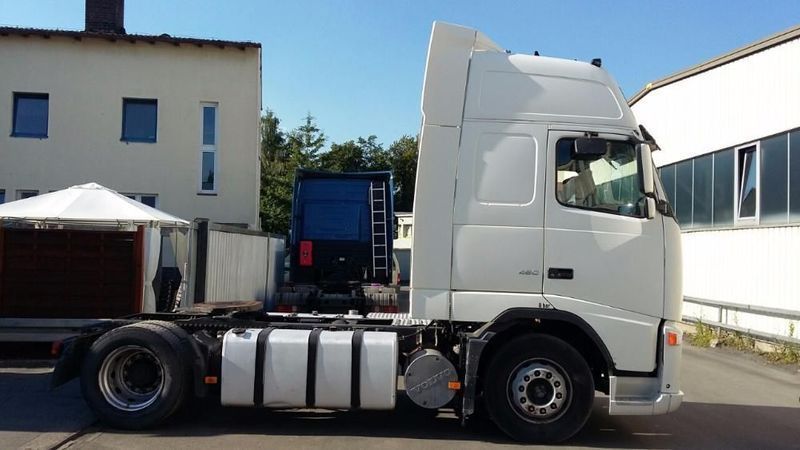 dezmembram volvo fh12 440