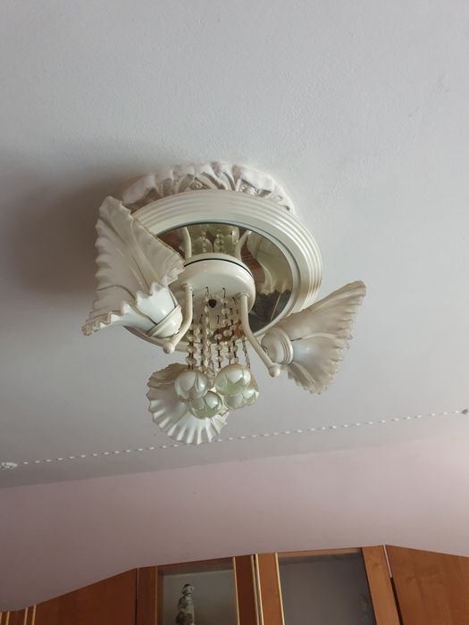 Candelabru pt.nostalgici,din vremuri apuse.