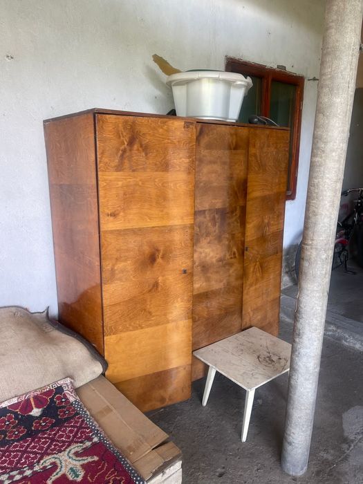 Шифонер, шкаф сатылады.