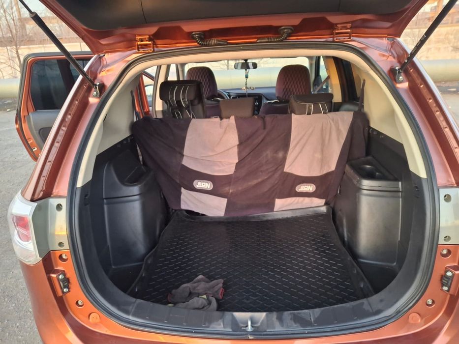 продам Mitsubishi Outlander (2012)