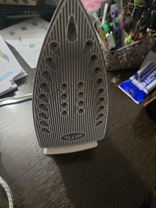 Утюг рабочий 3000 тг