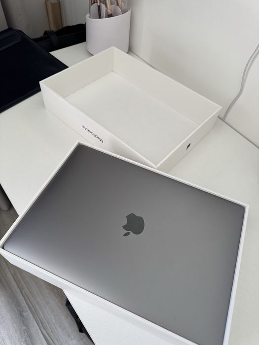 Ноутбук MacBook Air M1