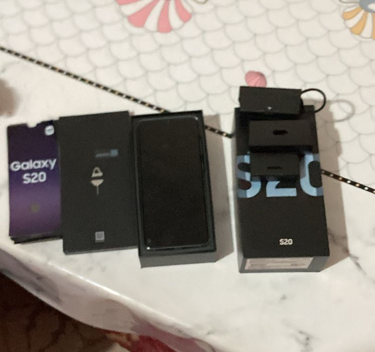 Samsung s20 128/6