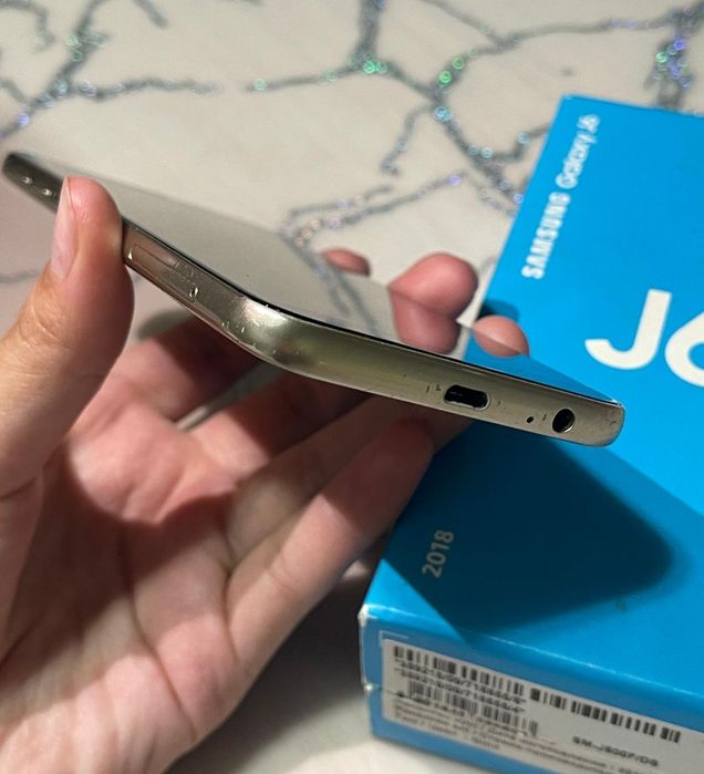 Продам телефон Самсунг J6