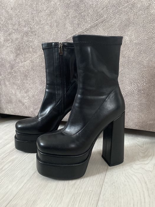 Продаю НОВЫЕ сапоги. 37р