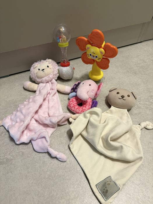 Лот бебешки играчки