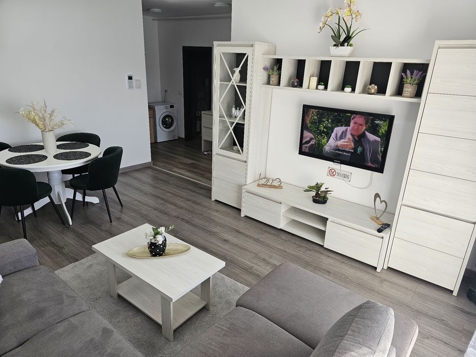 Închiriez apartament 2 camere în regim hotelier ADORA PARK