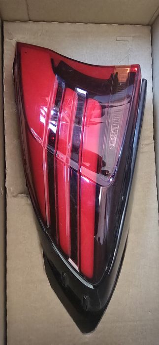 Lampa stop dreapta spate toyota chr