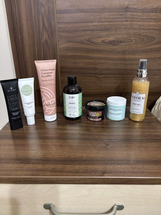 Лот декоративна козметика