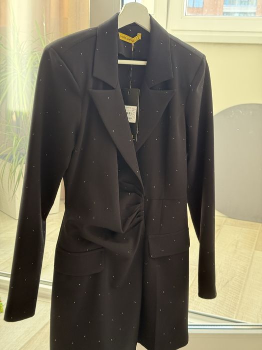 Продам платья новыне