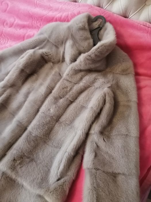 Продам шубу норковую