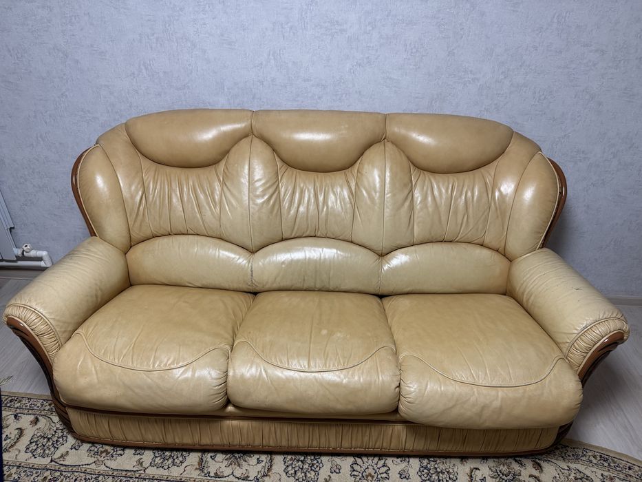 Диван из натуральной кожи