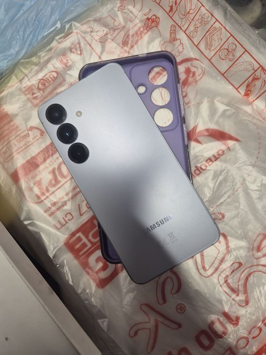 Продавам Самсунг С25 icy blue 256gb