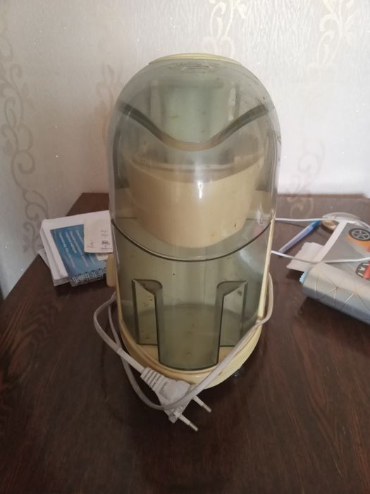 Соковыжималка в отличном состоянии