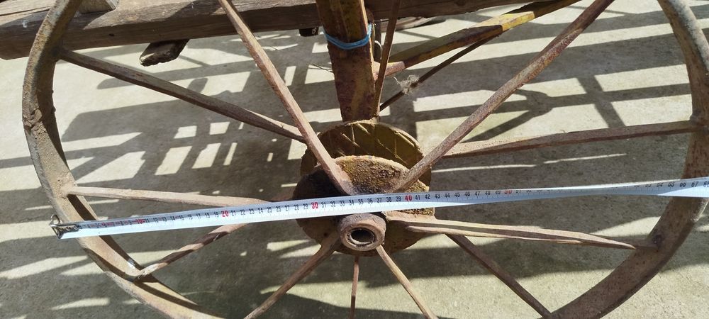 Каруца с метални колела