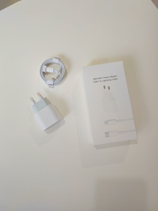 Комплект зарядно за iPhone - адаптер + кабел