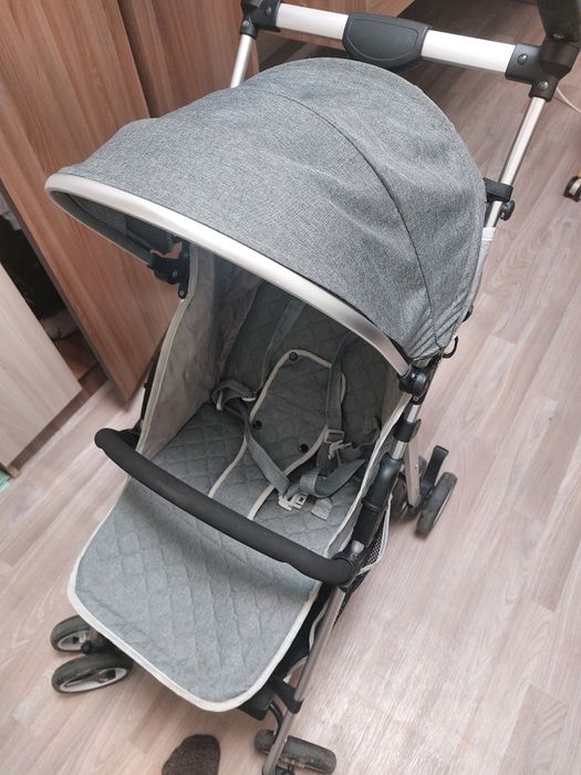 Детская прогулочная коляска