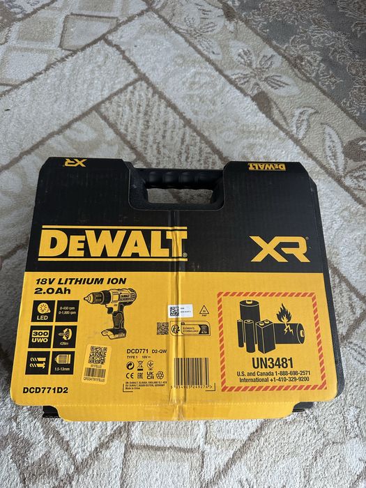 Шуруповерт DeWALT DCD771D2