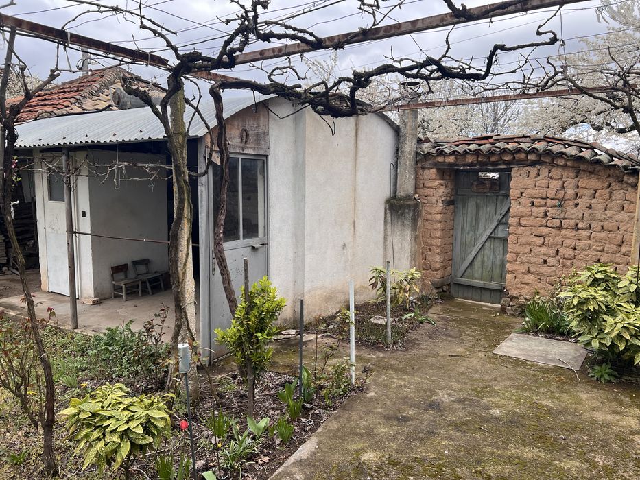 Къща с.Стрелци на 2 етажа