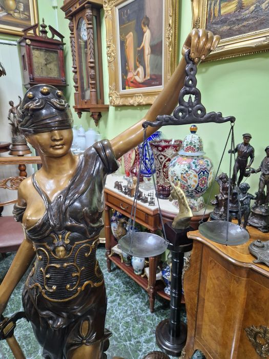 Страхотна огромна бронзова фигура статуетка