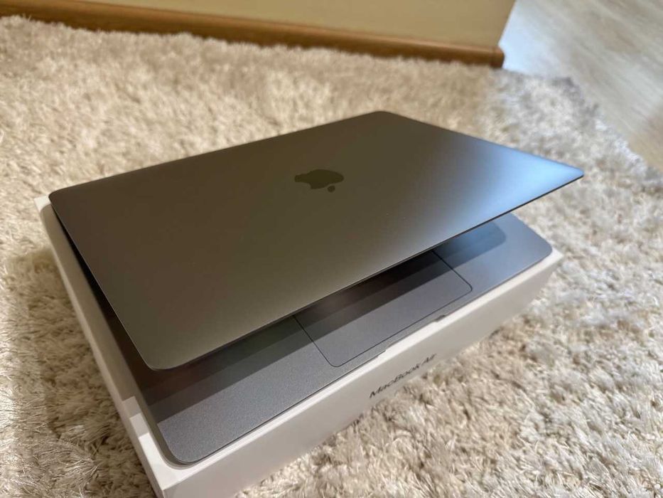 MacBook Air M1 - 13 inch - 512gb ssd - 8gb ram - space grey Iasi