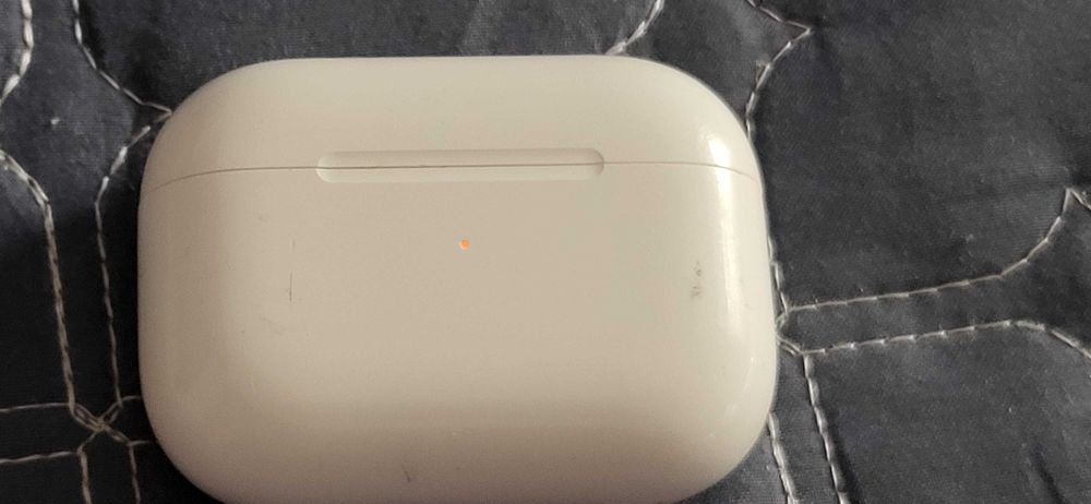 AirPods Pro de a 2-a generație A2700 cu Emc 8075  carcasa casti originala