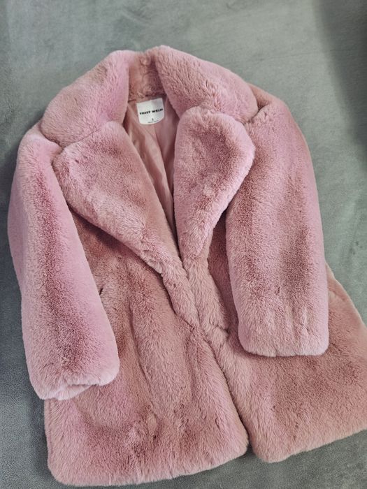 Розово плюшено палто