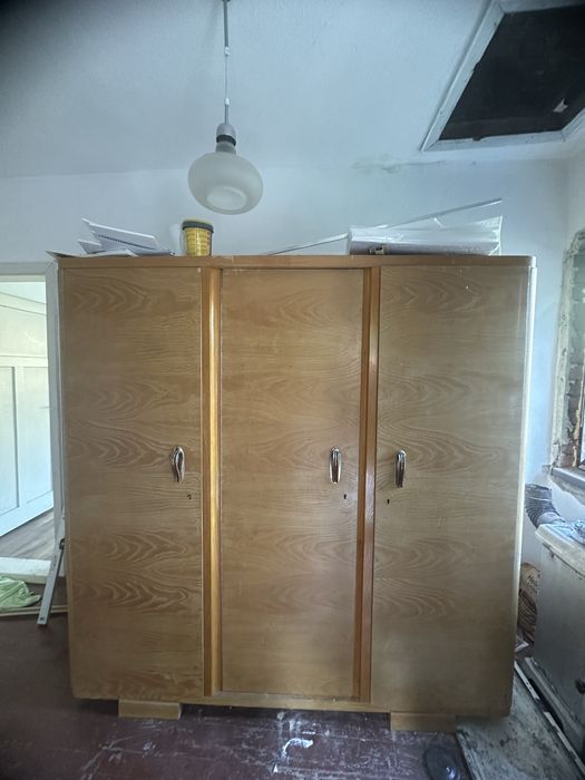 Гардероб - много запазен!