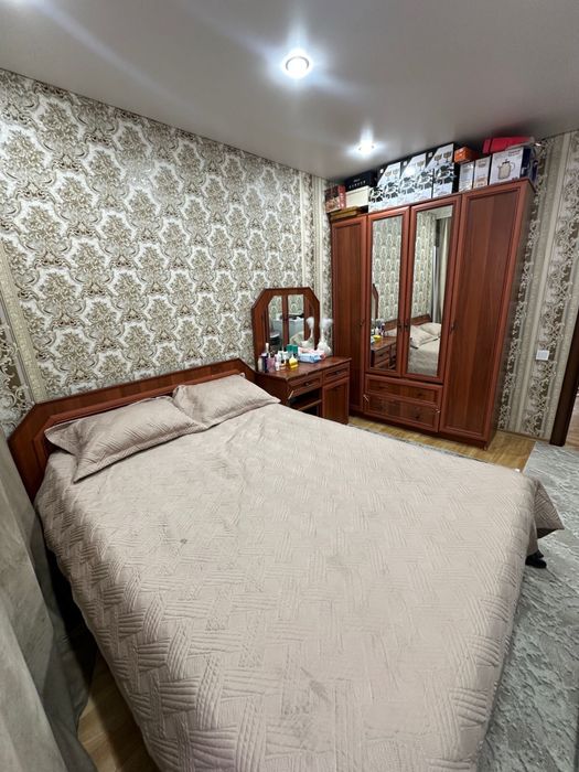 Продам спальный гарнитур