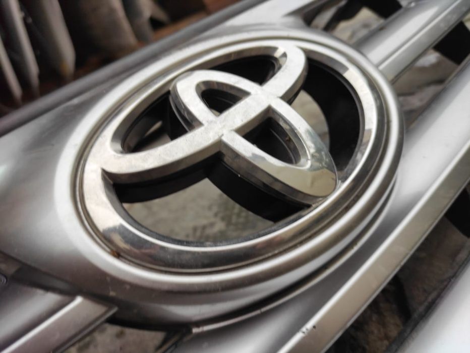 Решетки радиатора на Toyota HIGHLANDER (XU40)