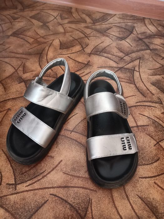 Продам сандали детские миу миу