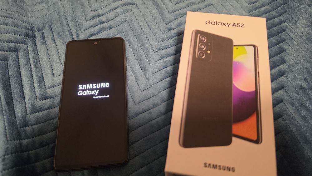 Смартфон Samsung A52