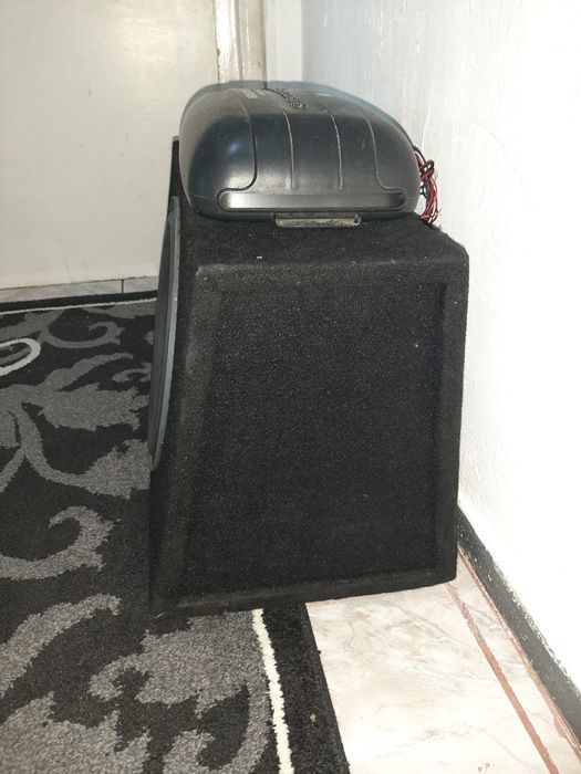 Subwoofer + amplificator second-hand