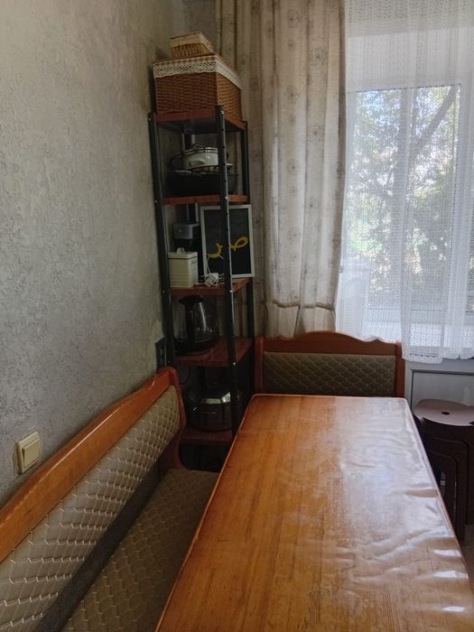 Продам 2х ком.2этаж,центр