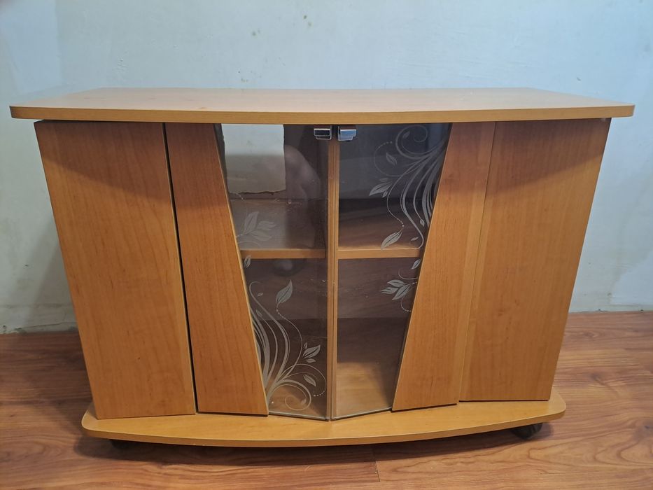 Срочно продам тумбочку