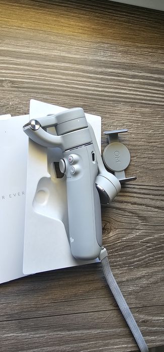 DJI OM5 gimball stabilizator trepied selfie stick