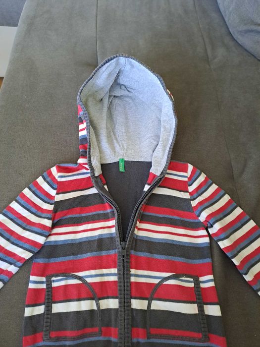 Детска жилетка с качулка