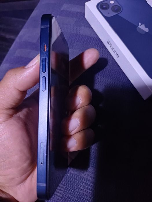 IPhone 13 128gb.             .