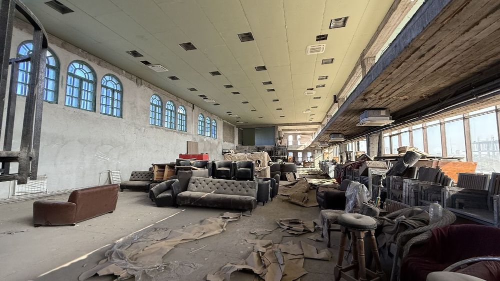 Продаётся помещение 2135 кв.м на перекрестке Новомосковской/Кольцевой