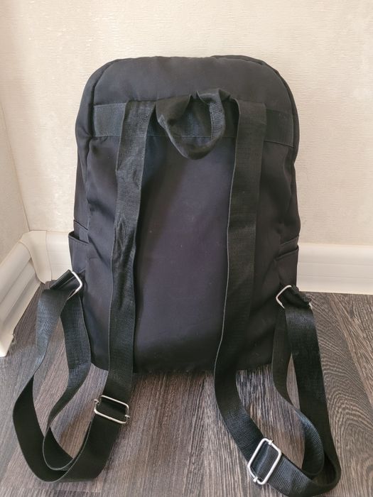 Продам рюкзак из метариала легкие