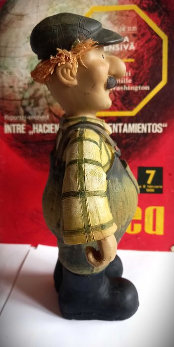 GRĂDINARUL - figurină vintage de 25cm înălțime