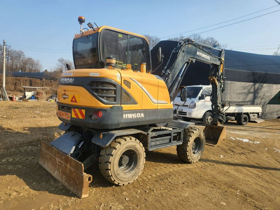 Экскаватор хундай 60 талик сотилади 27 март куни кариядан кириб келди.
