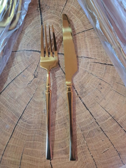 Сет прибори ,8бр вилица + 8бр ножа