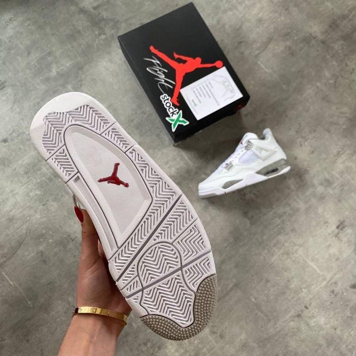 Air Jordan 4 Retro “Oreo”