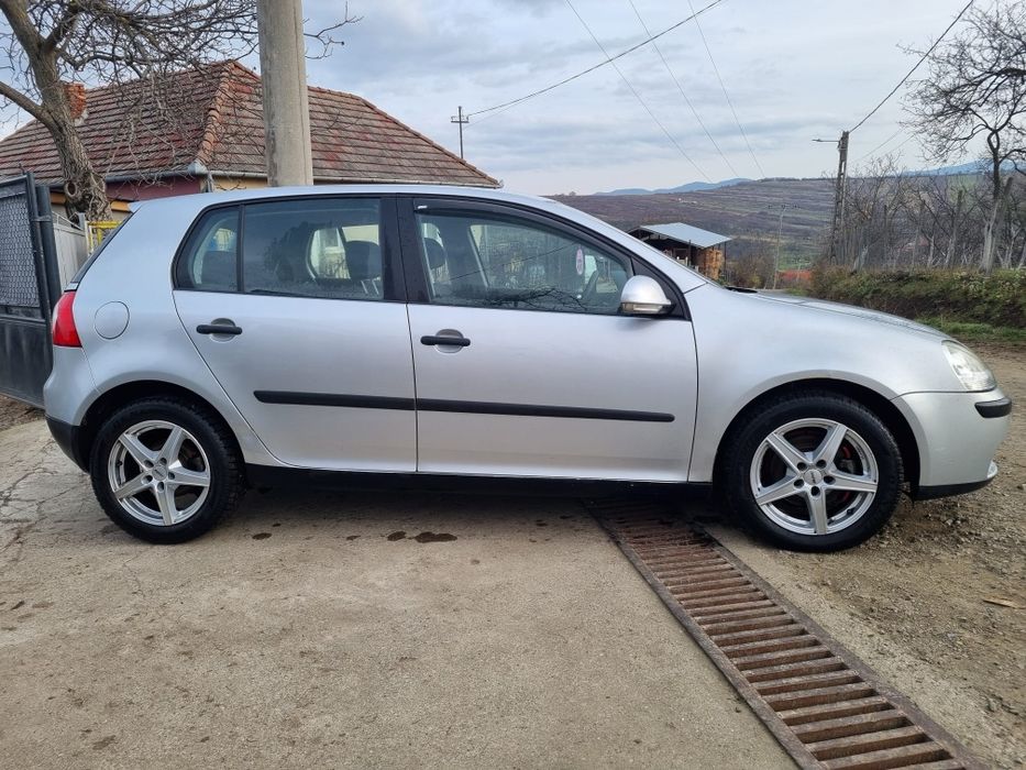 Vând golf 5, an 2008