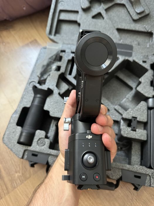 Продам стабилизатор (гимбл) DJi Ronin SC