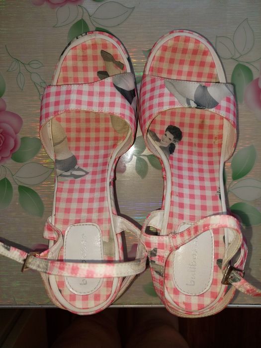 Босоножки женские