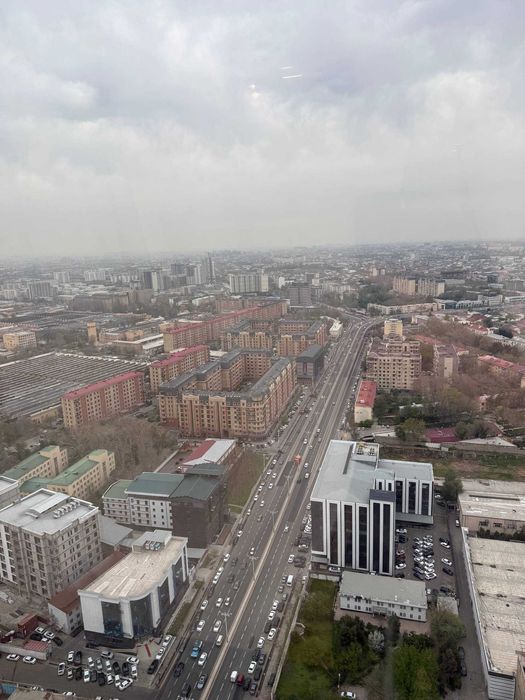 Продается шикарная кв в Piramit Tower  2/35/48 (парковка в подарок)